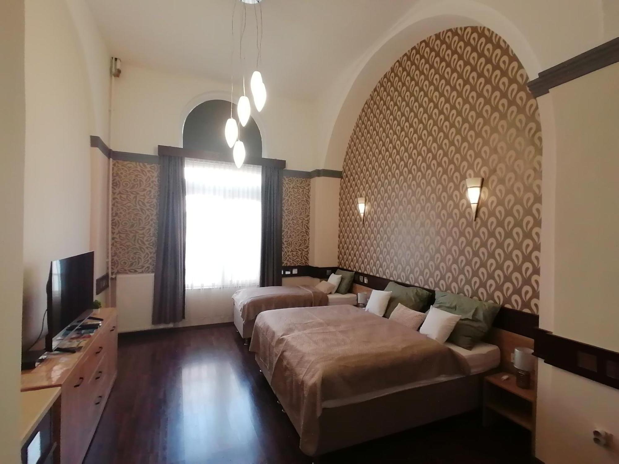 Mohacs Korona Apartman Экстерьер фото