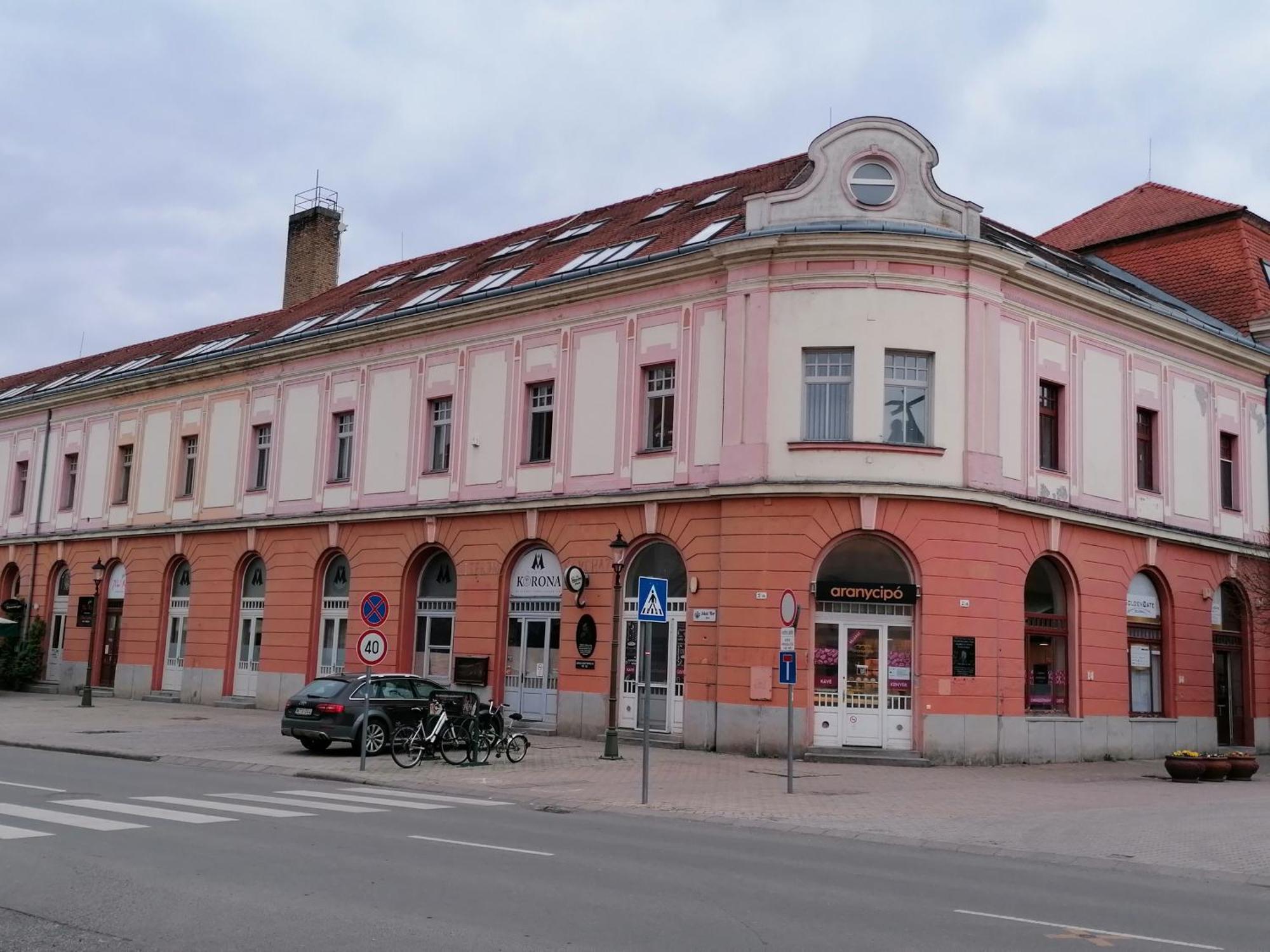 Mohacs Korona Apartman Экстерьер фото